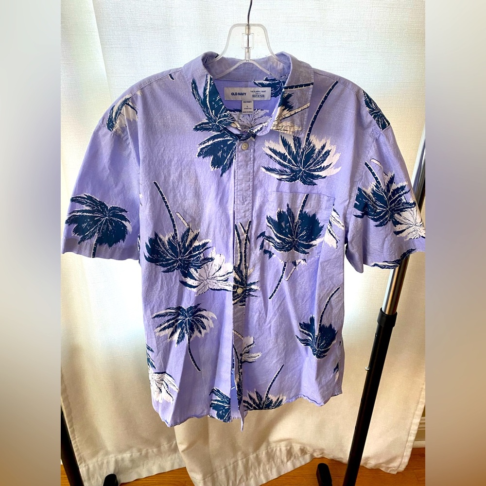Old Navy Mens Classic Fit Short Sleeve Shirt - L